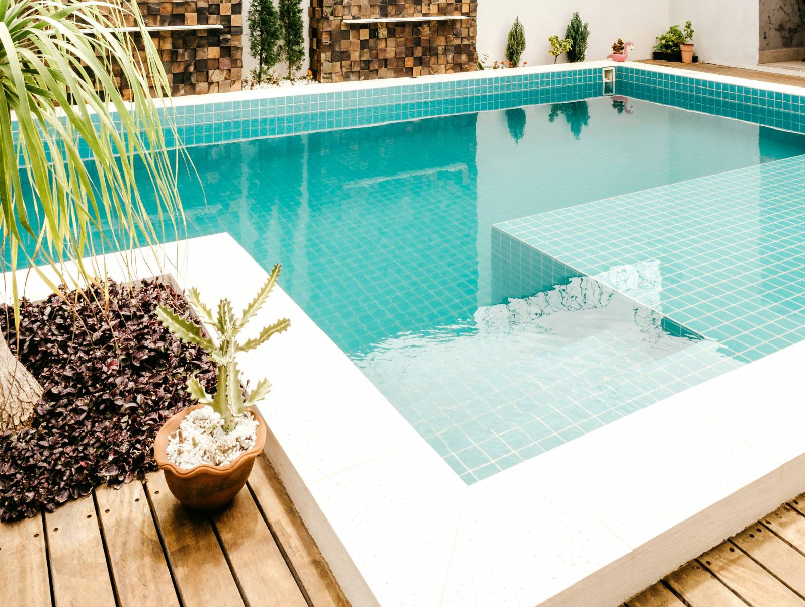 Produit traitement piscine et produit d'entretien pour piscine à vendre à Villefranche sur Saone