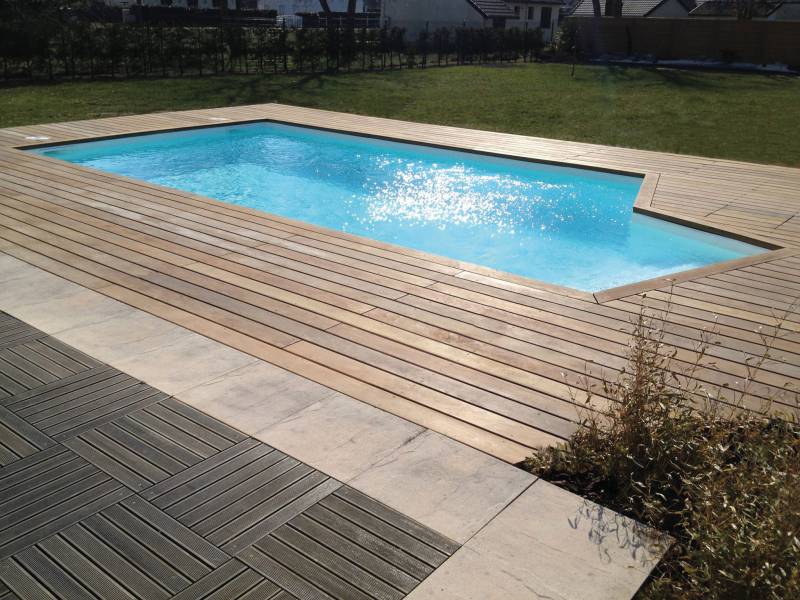 Piscine coque California à Lyon : modernité, esthétisme et confort