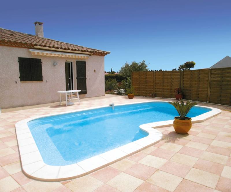 Piscine coque design et confortable à Lyon : détente et originalité au rendez-vous